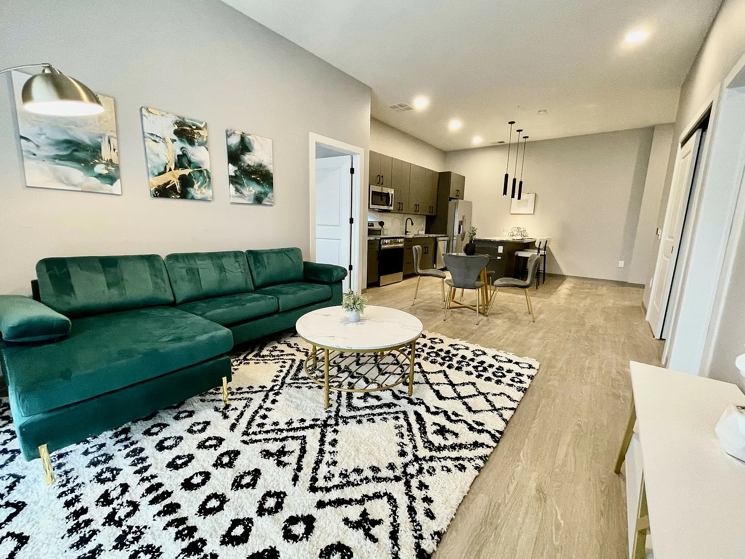 The Abbey Townhomes and Flats — Photo 4