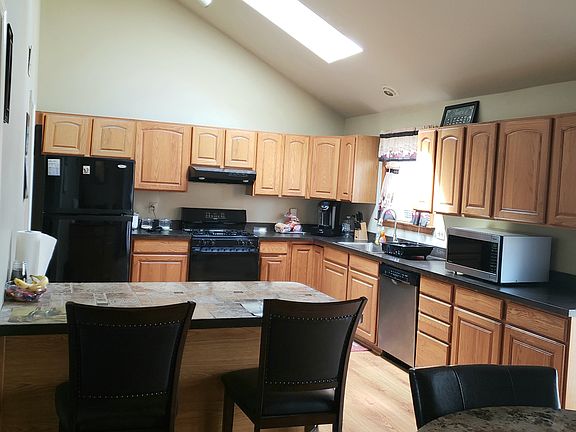 5th image of 423 Dogwood Ln