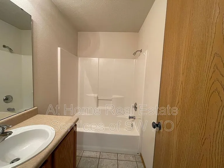 3928 S Jonathan Ave — Photo 7