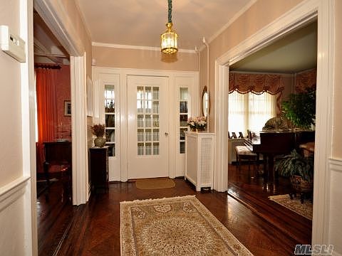 5th image of 27 De Mott Pl