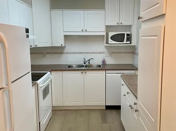 928 W Arbour Lake Rd NW #1207, Calgary, AB T3G 5T2