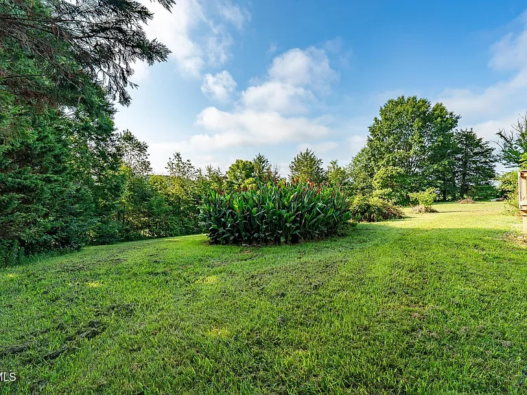 371 Oak Hill Cir — Photo 38
