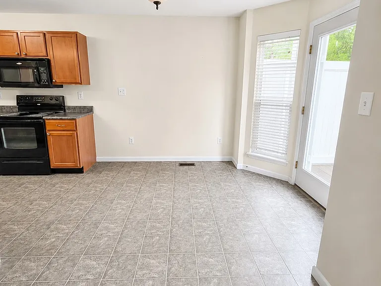 439 Flowering Magnolia Dr — Photo 4