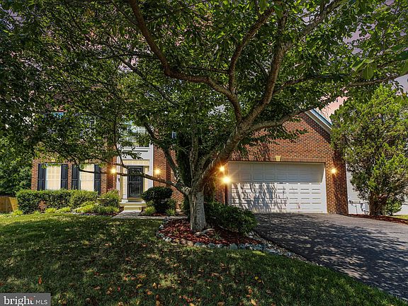 2nd image of 11 Temple Dr