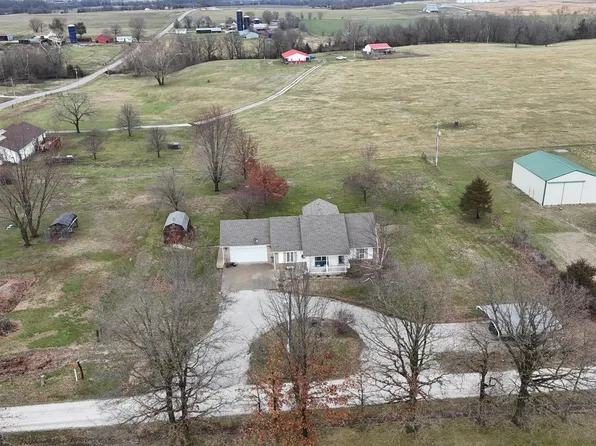 1407 E 463rd Road, Bolivar, MO 65613