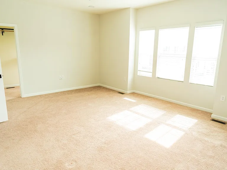 1013 Epiphany Rd — Photo 24