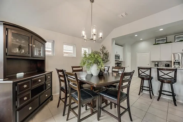 1548 Lakeside Dr — Photo 4