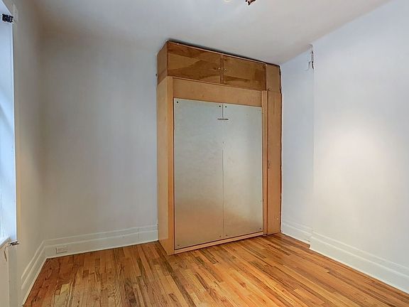4th image of 137 W 12th St APT 4