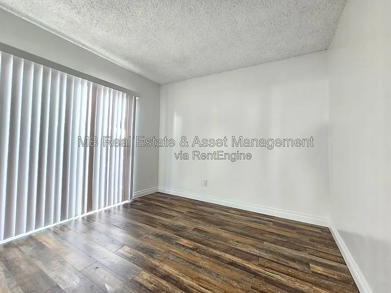 1745 W 165th Pl — Photo 6