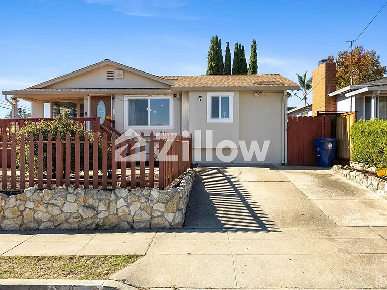 19695 Bernal St — Photo 19
