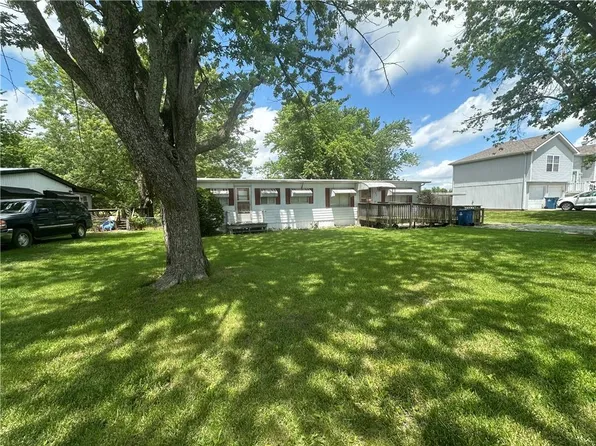 609 E Orchard St, Odessa, MO 64076