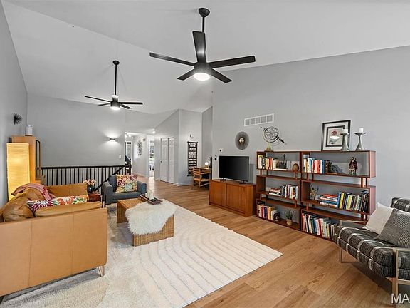 5th image of 2411 S Lakeridge Ct Unit 17