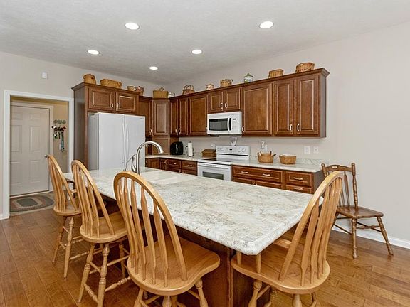 5th image of 3815 Barrington Ln