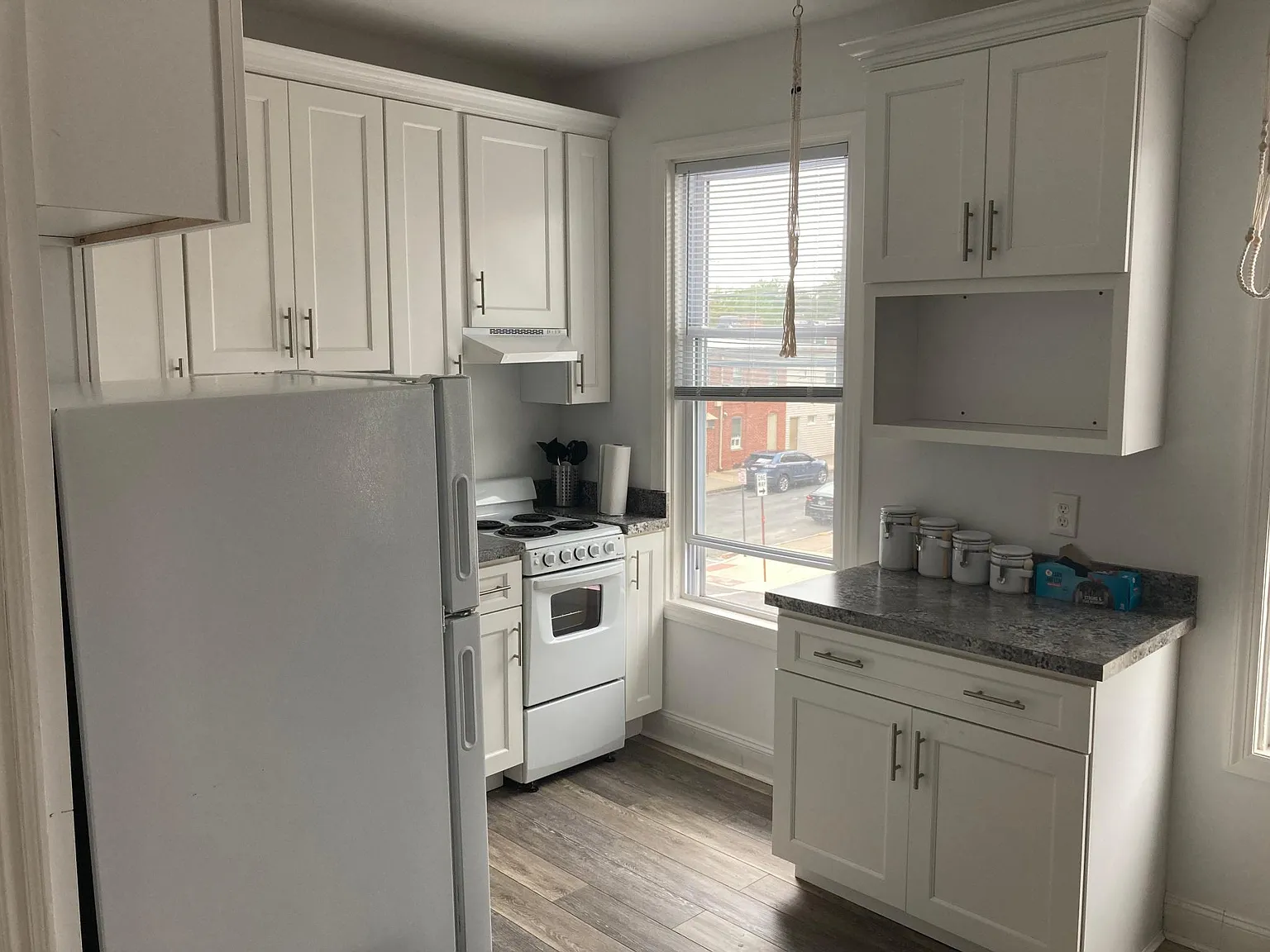 545 W Lemon St — Photo 4