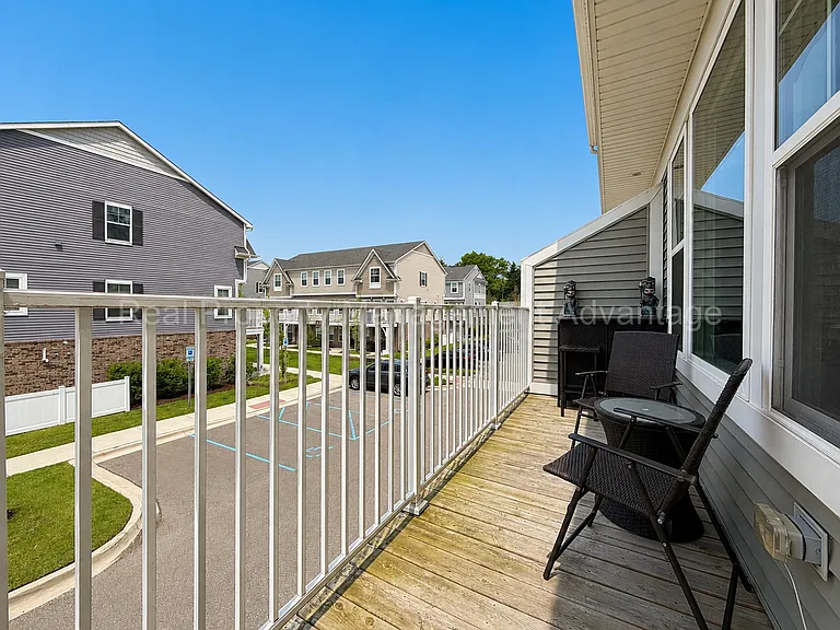 547 Parkside Way — Photo 31
