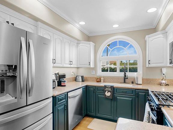 4th image of 9869 Aldergrove Ln