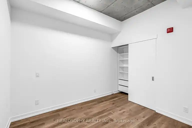 1st image of 115 Larchmount Ave #505