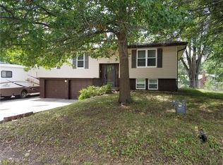 15315 S Circle Dr, Basehor, KS 66007