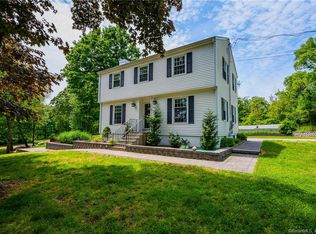 888 Vauxhall Street Ext, Waterford, CT 06385