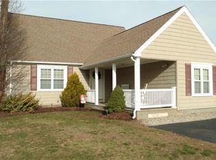 4 Arland Dr, Pawtucket, RI 02861
