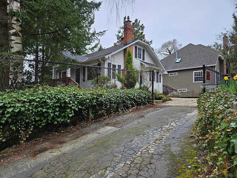 6306 SW 30th Ave — Photo 4