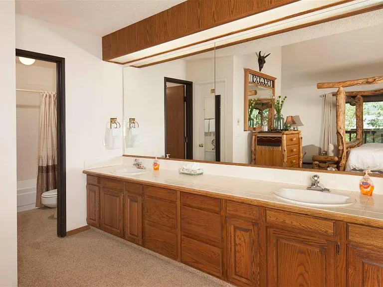 762 Lagoon Dr #B — Photo 8