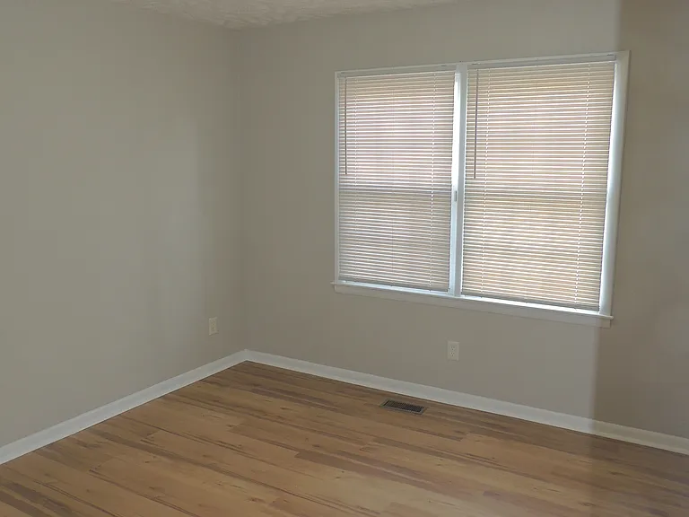 7115 Enfield Dr — Photo 11