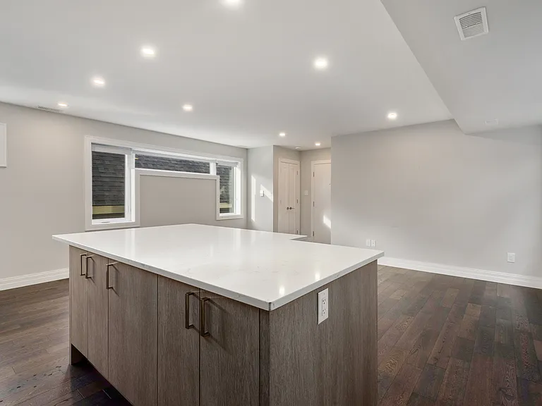 136 Willow St #BASEMENT — Photo 6
