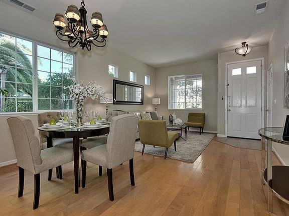 2nd image of 571 Fanelli Ct