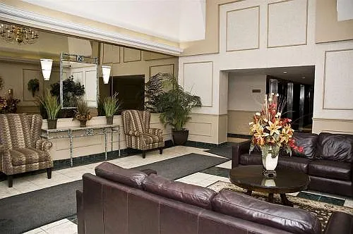 700 Horizon Dr — Photo 1