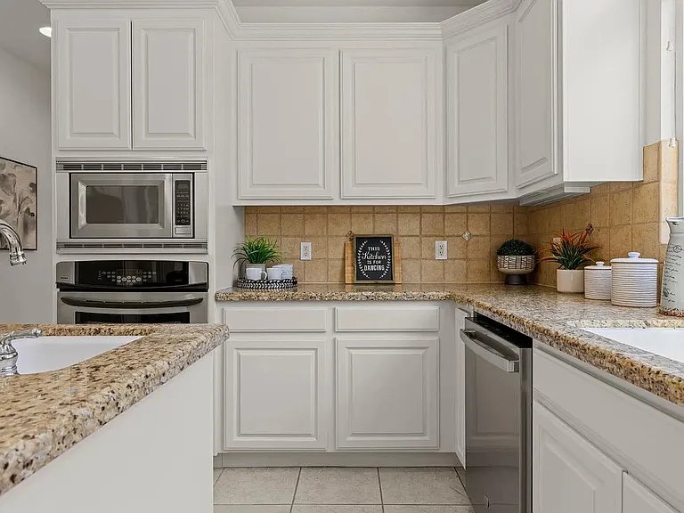 4066 Plateau Cir — Photo 24
