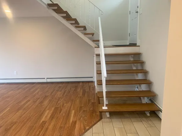 1 Alpine Dr, Wappingers Falls, NY 12590