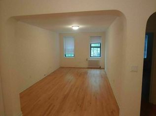 4324 43rd St #301, Sunnyside, NY 11104