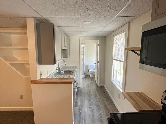 5th image of 14 Myrica Ave #8