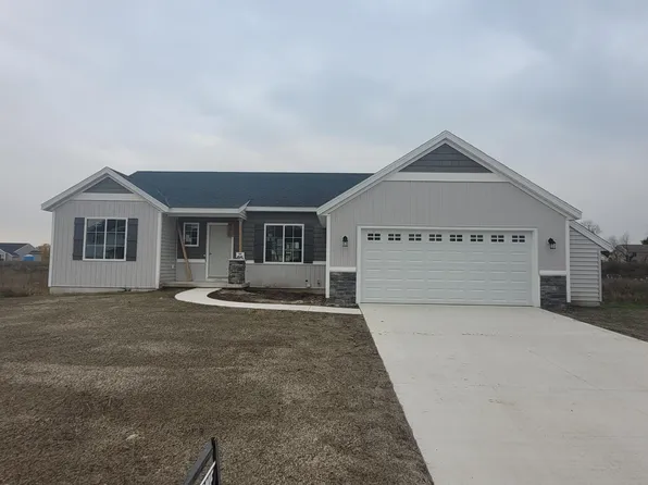4248 Old Farm Dr, Wayland, MI 49348