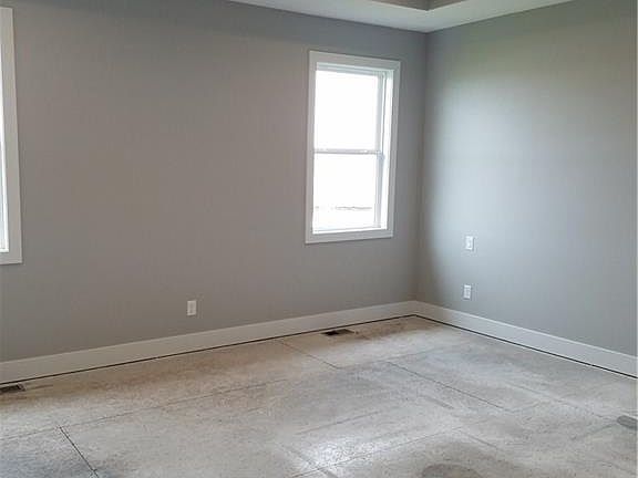 5th image of 812 Mulberry Dr NW