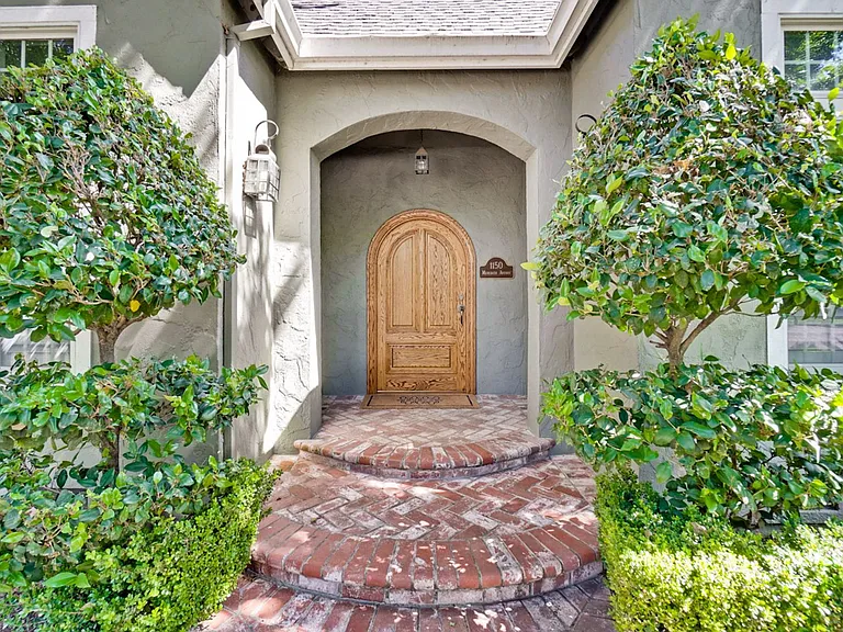 1150 Meredith Ave — Photo 6