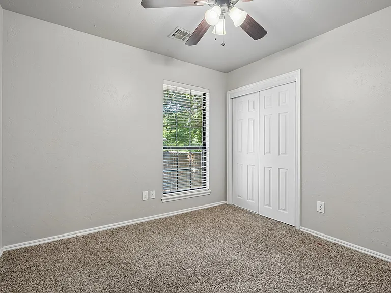1809 Courtney Ln — Photo 28