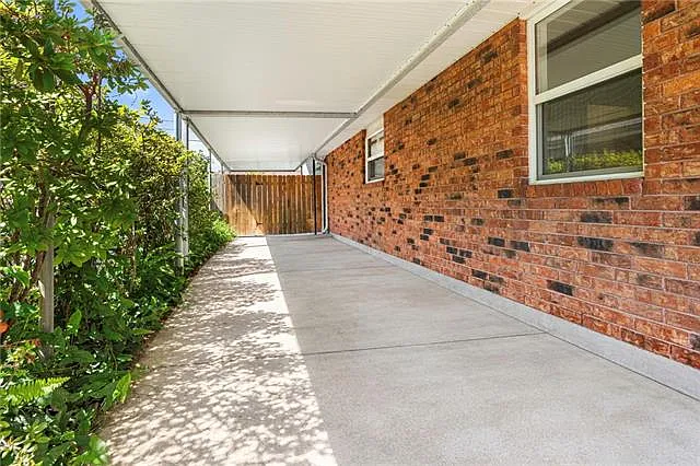 4 bed, 2.5 bath, 1850 sqft, $3,750 — Photo 4