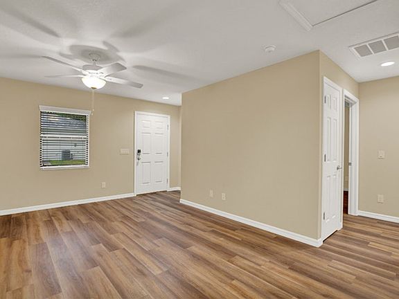 3rd image of 101 Lake Hunter Dr #23