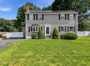22 Colonial Dr, Salem, NH 03079