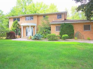 313 Washington Pl, North Brunswick, NJ 08902