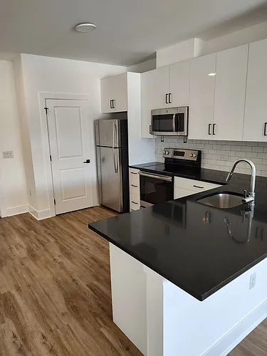 Lakeside Residence Photo 1