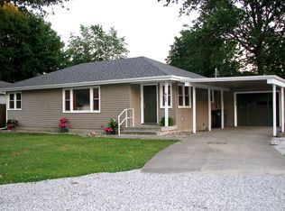815 Timmons Dr, Tuscola, IL 61953