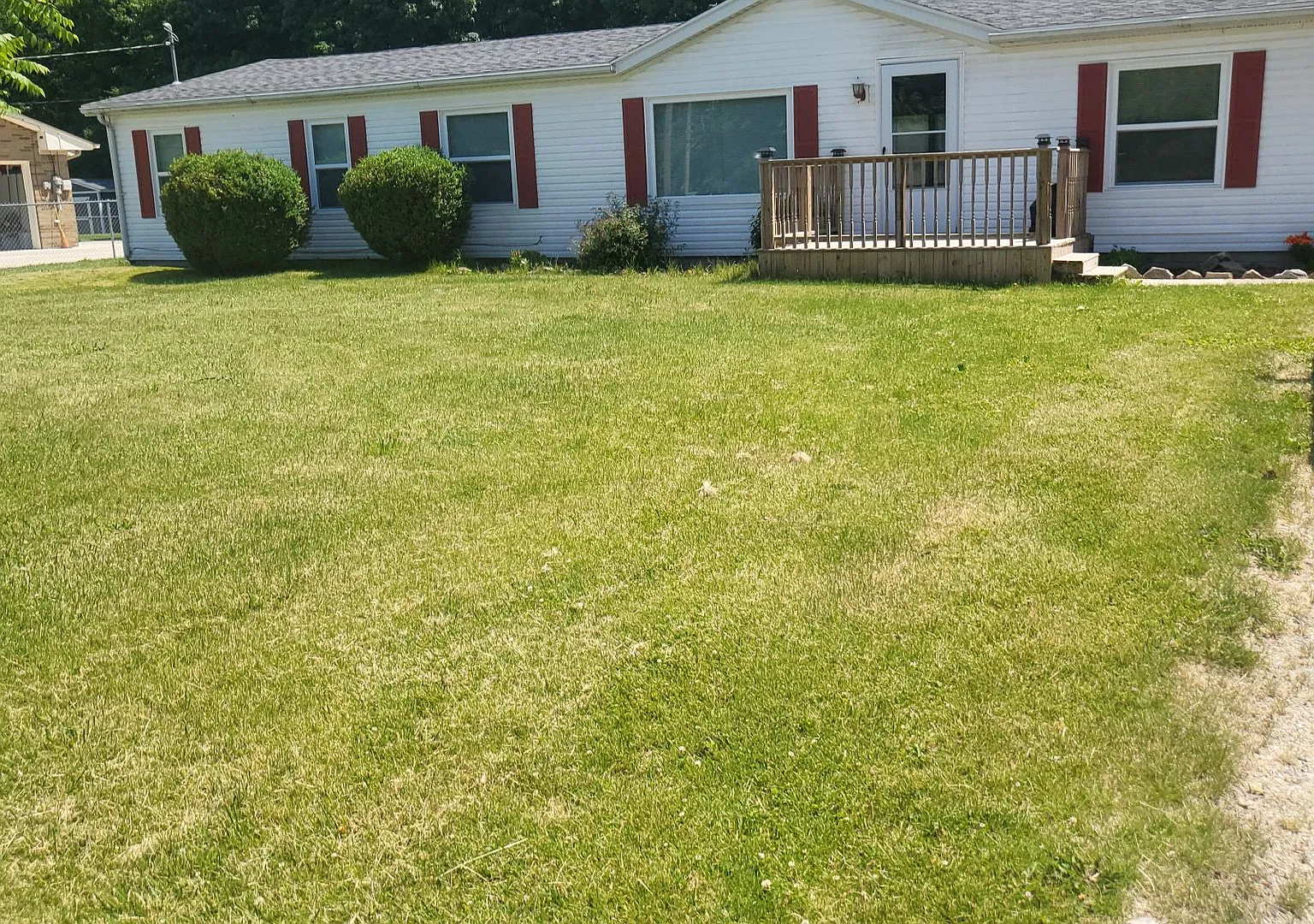 Bright & Spacious 3-BR Retreat on Huge Lot Minutes to Downtown Davison & I-69 — Photo 1