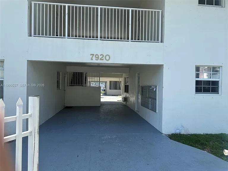 7920 East Dr #11 — Photo 2