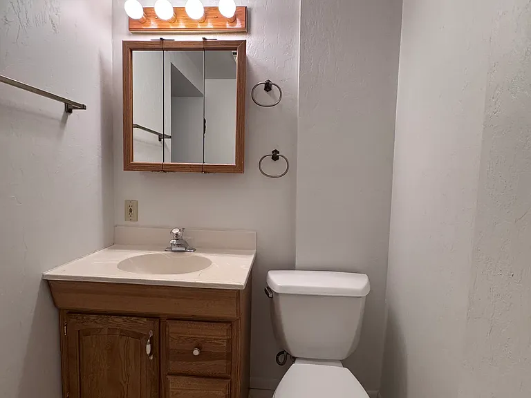 950 Taney Ln — Photo 18