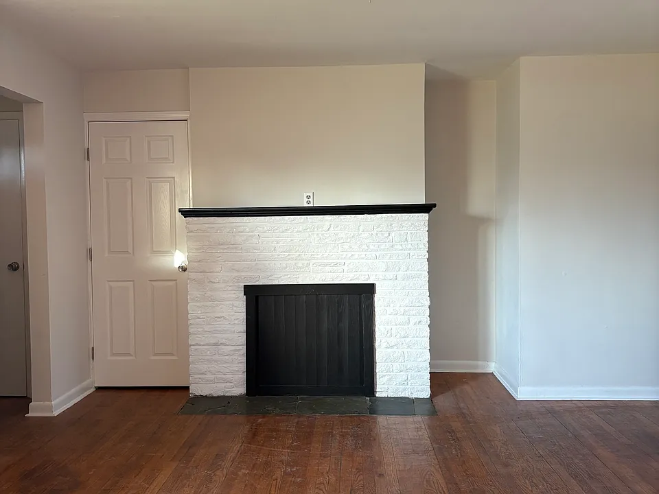 Faux-fireplace only for amosphere 
in Living room!