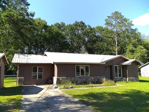 4th image of 8 Spruce St