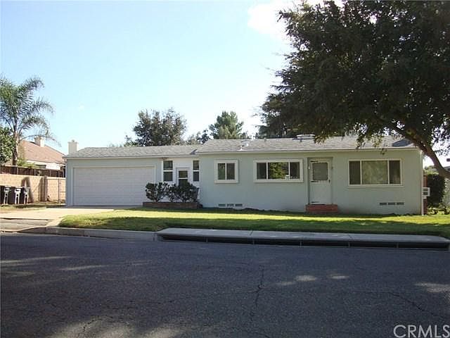 1st image of 151 W Avenue L